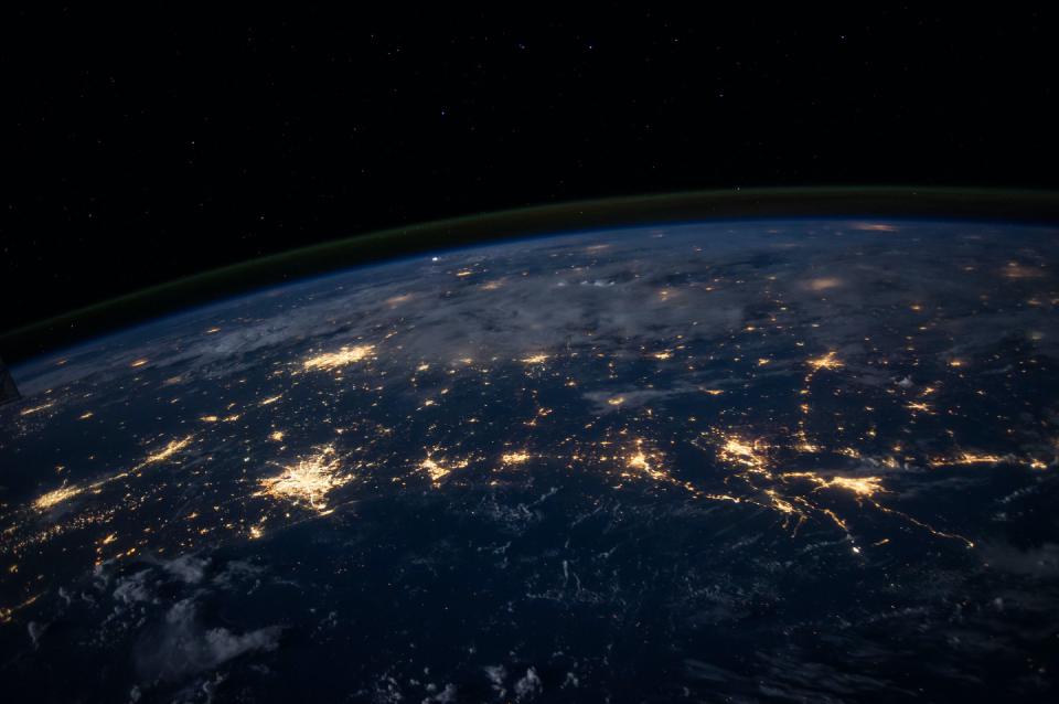 sparklyr.sedona: A sparklyr extension for analyzing geospatial data